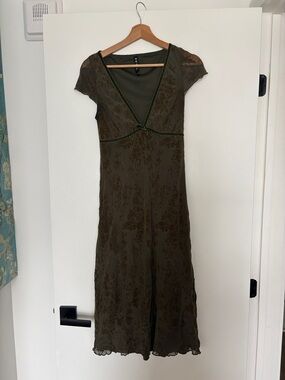 Motel Rocks Olive Green V-Neck Midi Dress